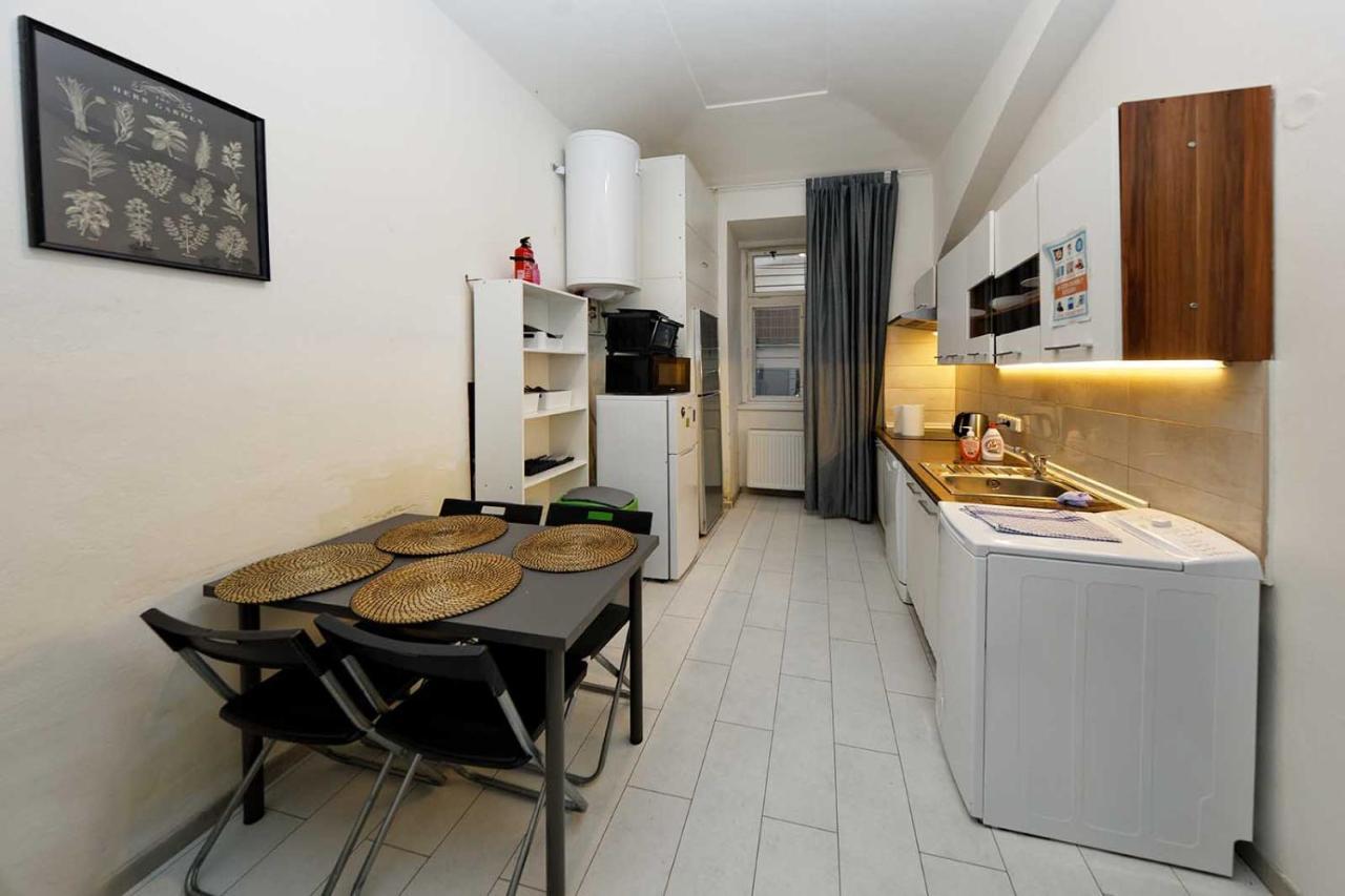 Apartment Americka 8 Prague Exterior photo